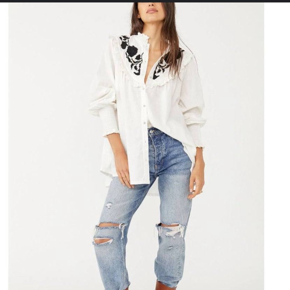 rose vines embroidered blouse in ivory NEW WITH TAG